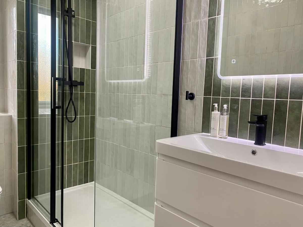 Newly Refurbished 2 Bedroom Apartment In South Londra Exterior foto