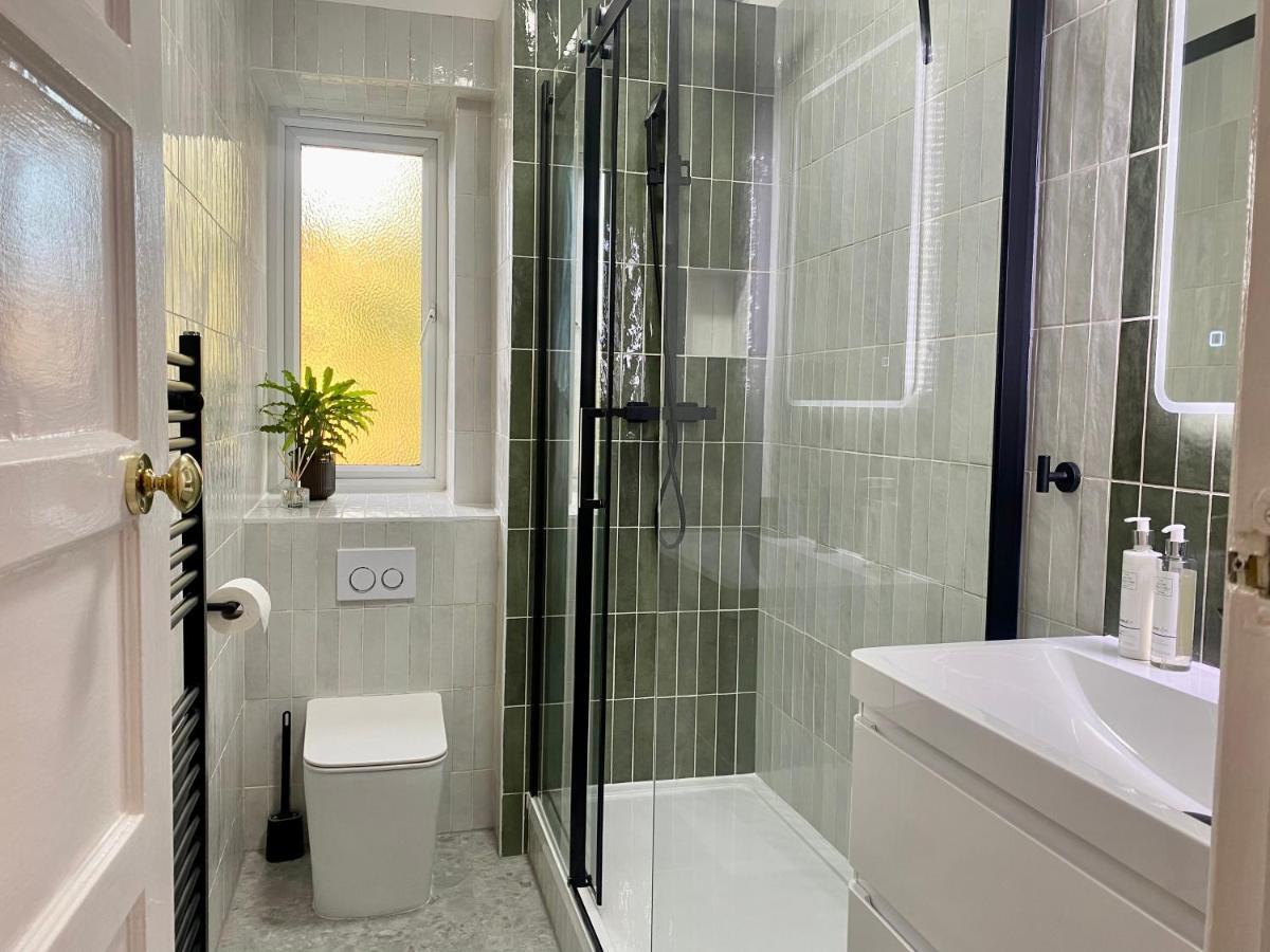 Newly Refurbished 2 Bedroom Apartment In South Londra Exterior foto