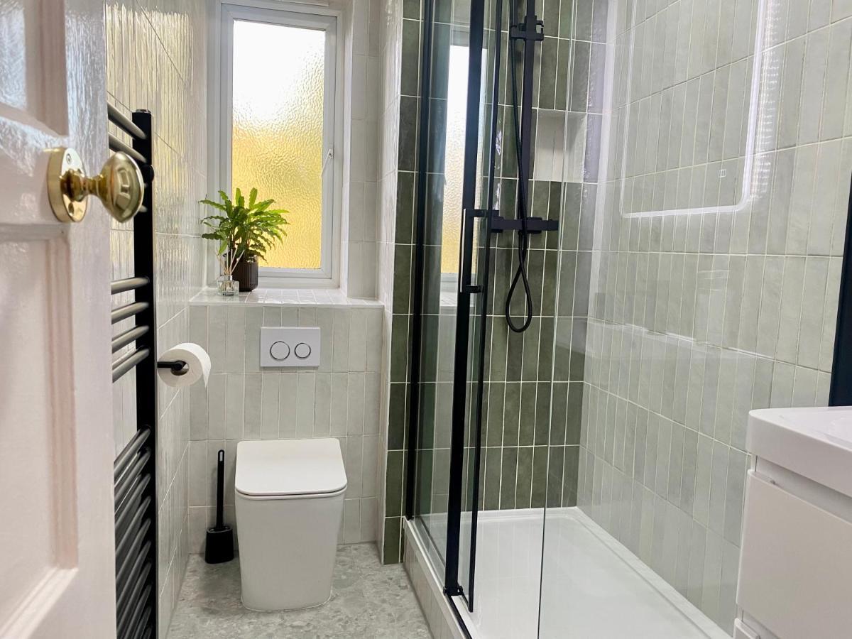 Newly Refurbished 2 Bedroom Apartment In South Londra Exterior foto